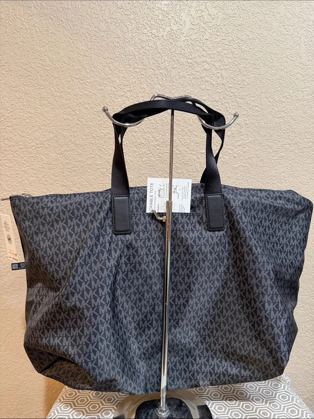 MICHAEL Michael Kors Black Nylon TANNER LG REV PCKBLE tote Front Zip Pouch